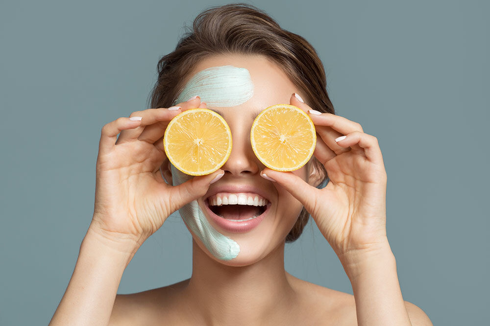 L'huile essentielle de citron pour le visage : notre guide complet